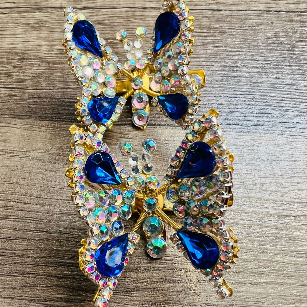 90s butterfly moving wings